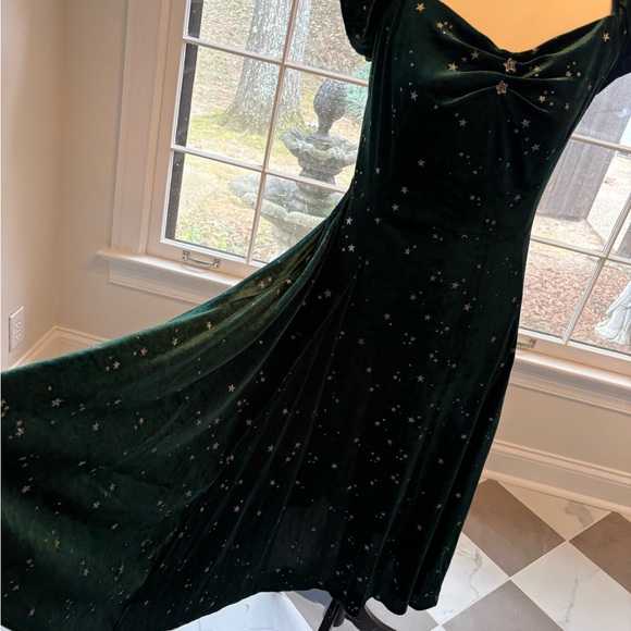 Green Velvet Collectif dress NWT straight from the UK. - Picture 2 of 9